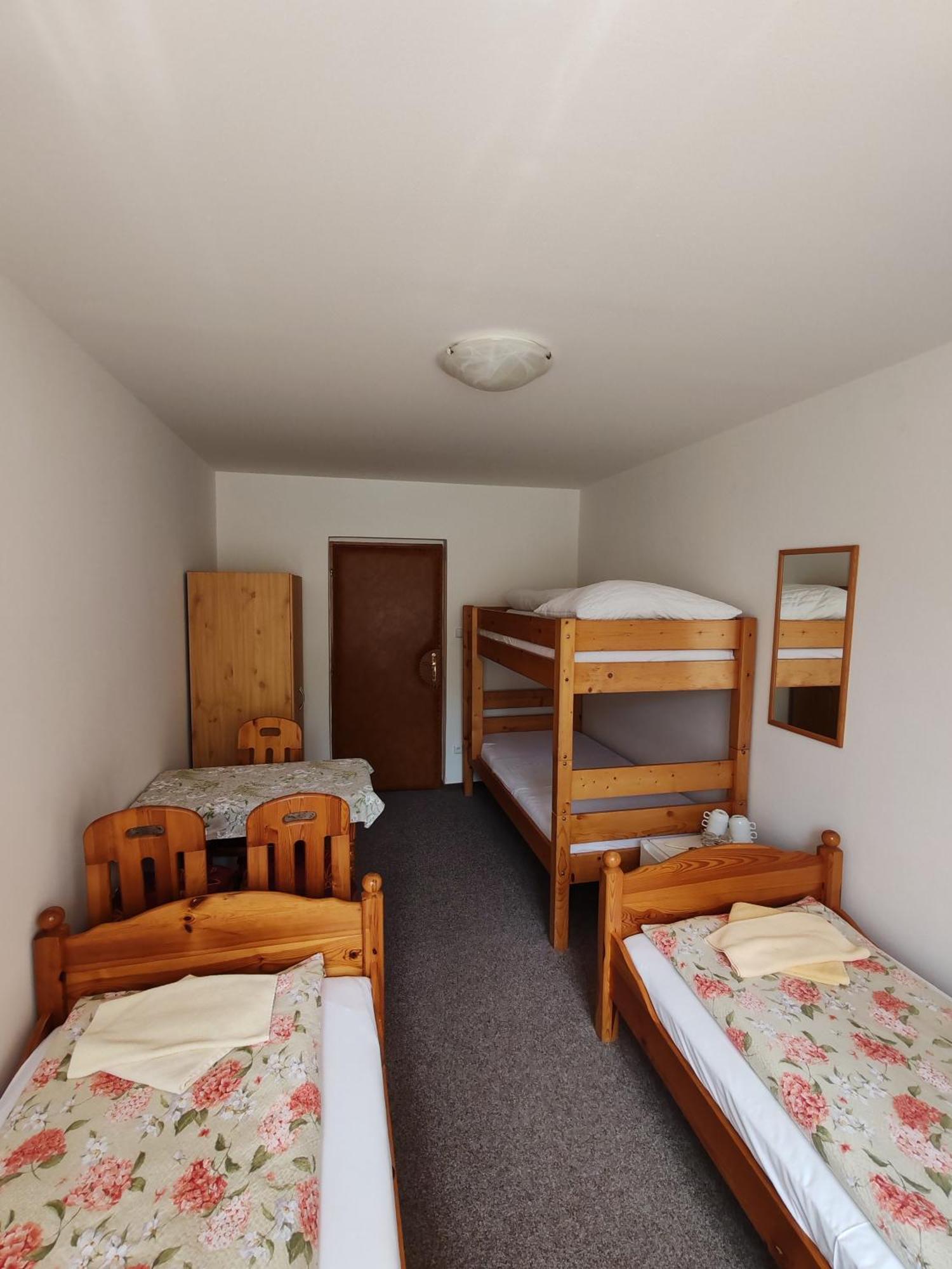 Pension Trojska Прага Экстерьер фото